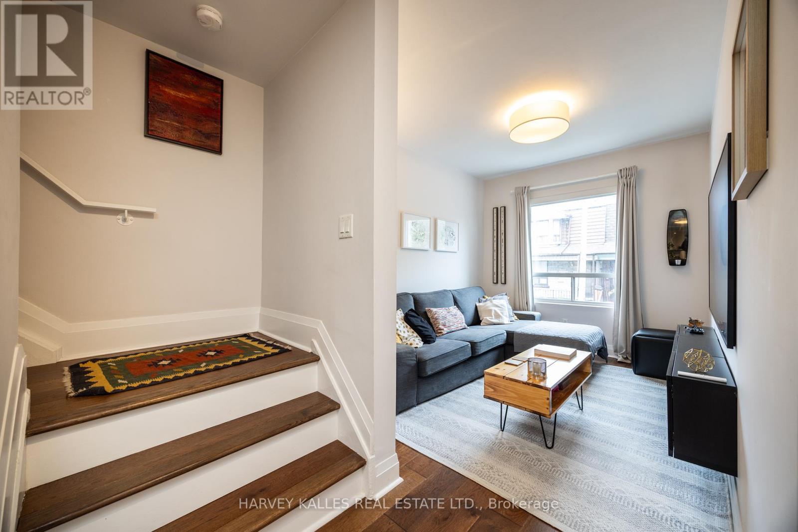 10 Wyndham Street, Toronto (Little Portugal), Ontario  M6K 1R7 - Photo 3 - C12172693