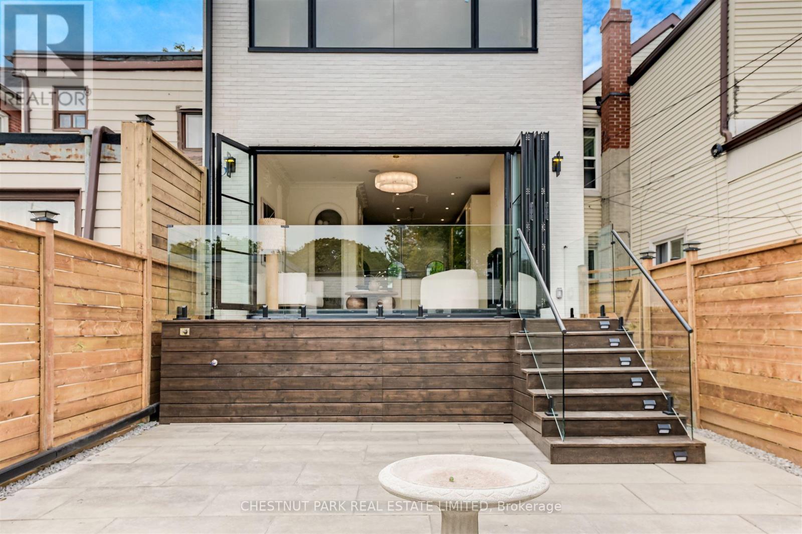 539 Crawford Street, Toronto, Ontario  M6G 3J9 - Photo 33 - C12172695