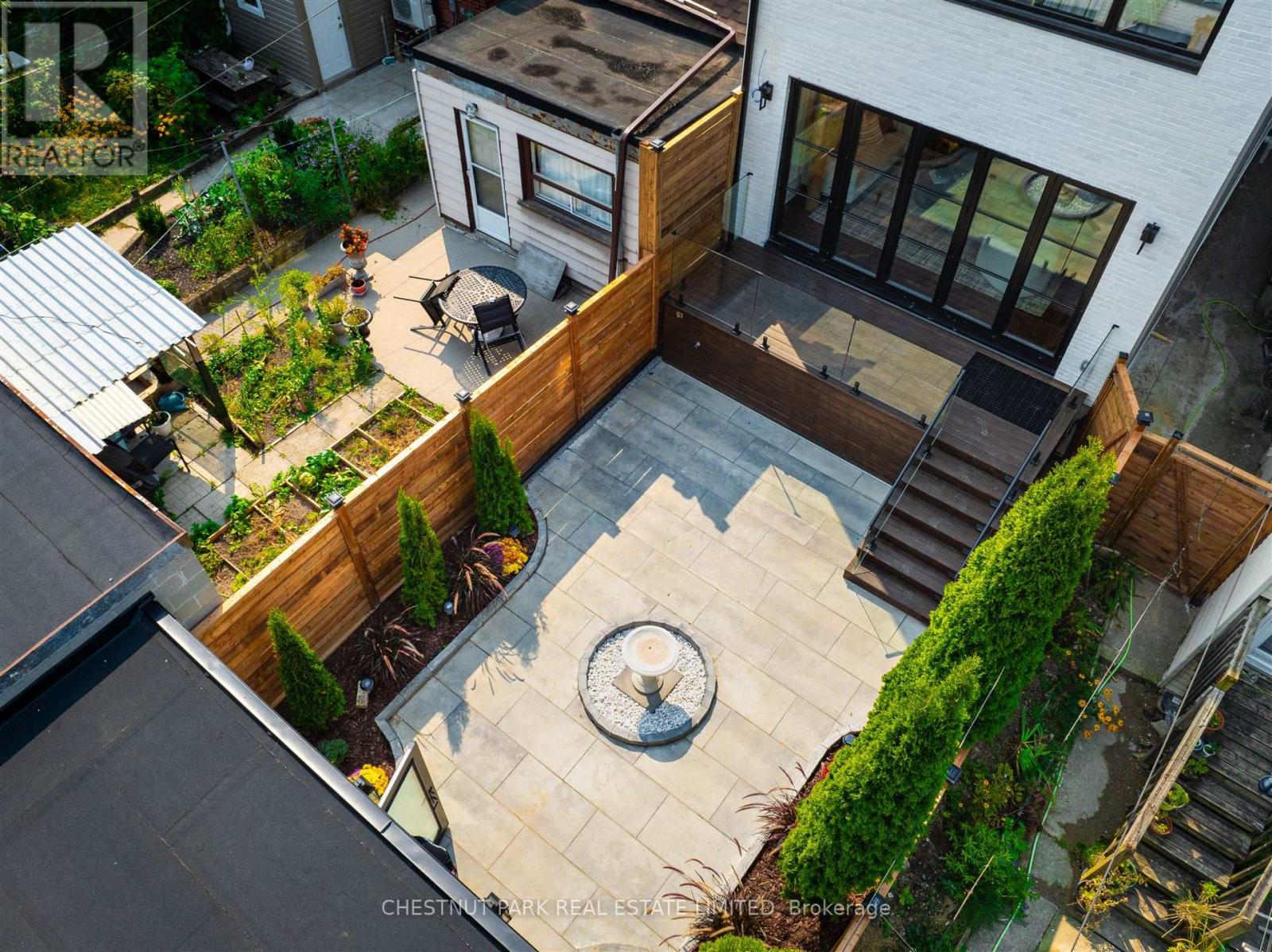 539 Crawford Street, Toronto, Ontario  M6G 3J9 - Photo 36 - C12172695