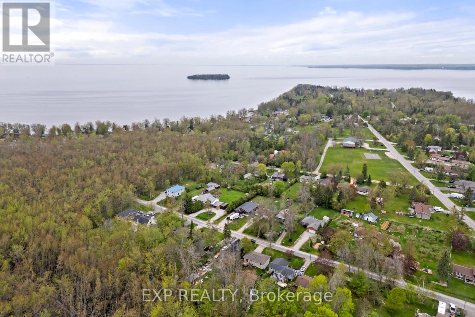 3995 Woodland Drive, Ramara, Ontario  L3V 0S2 - Photo 4 - S12172466