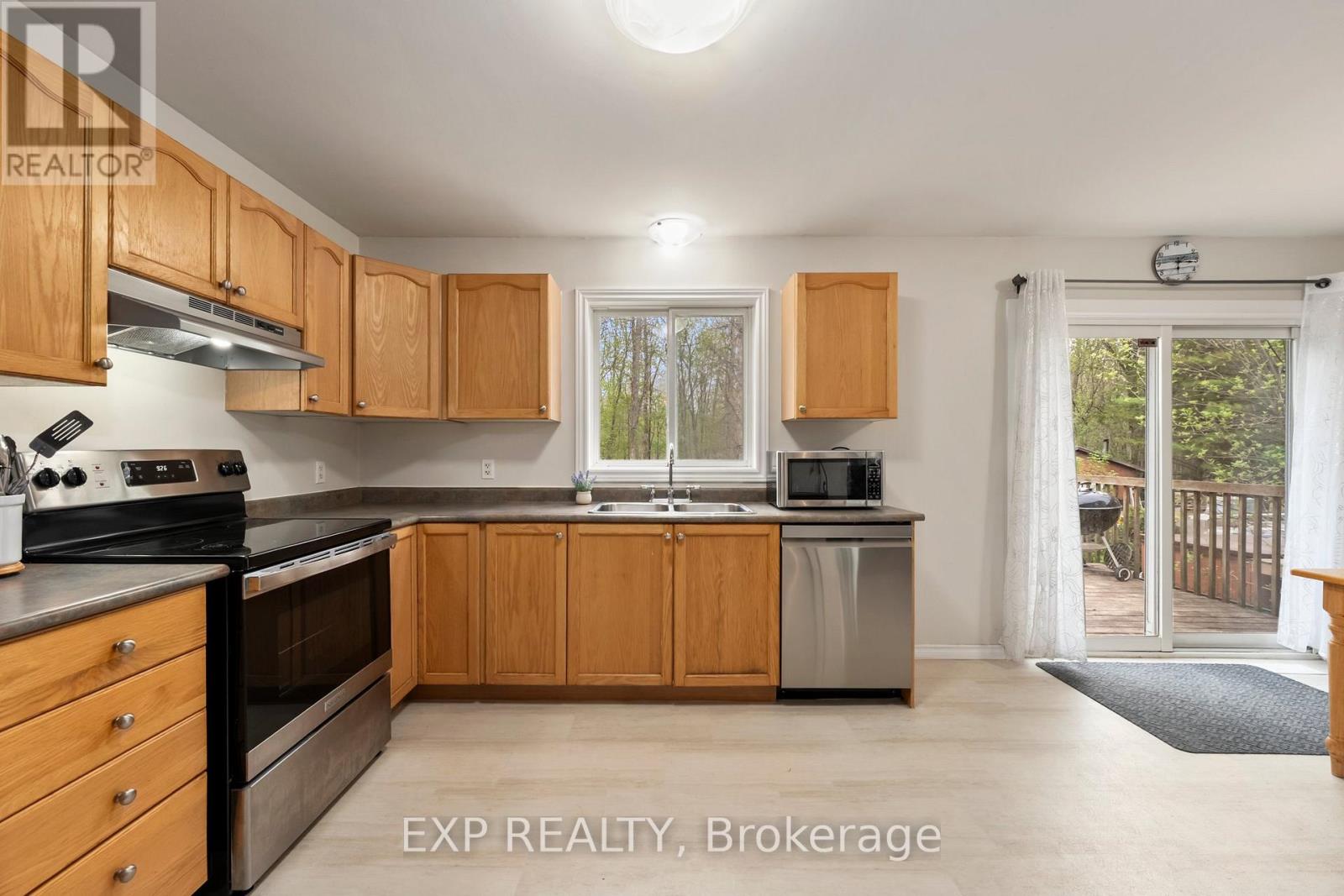 3995 Woodland Drive, Ramara, Ontario  L3V 0S2 - Photo 14 - S12172466