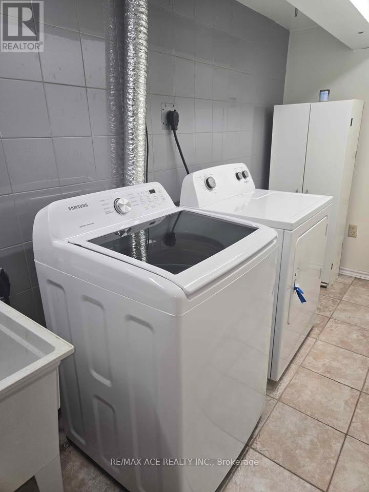Main - 7022 Chigwel Court, Mississauga, Ontario  L4T 1N4 - Photo 16 - W12163979