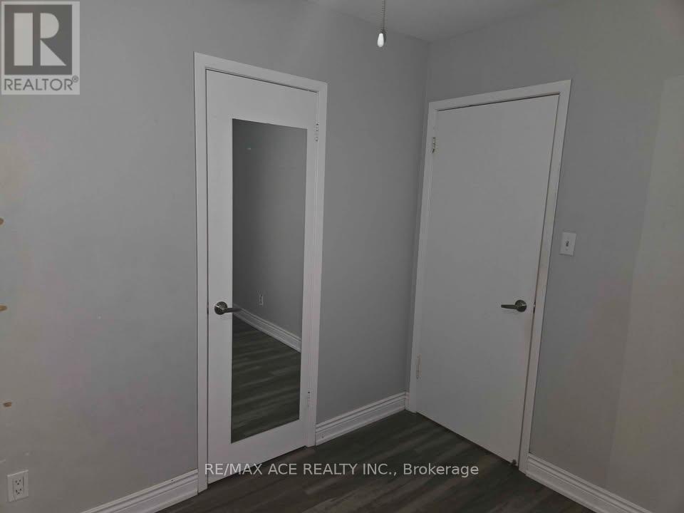Main - 7022 Chigwel Court, Mississauga, Ontario  L4T 1N4 - Photo 10 - W12163979