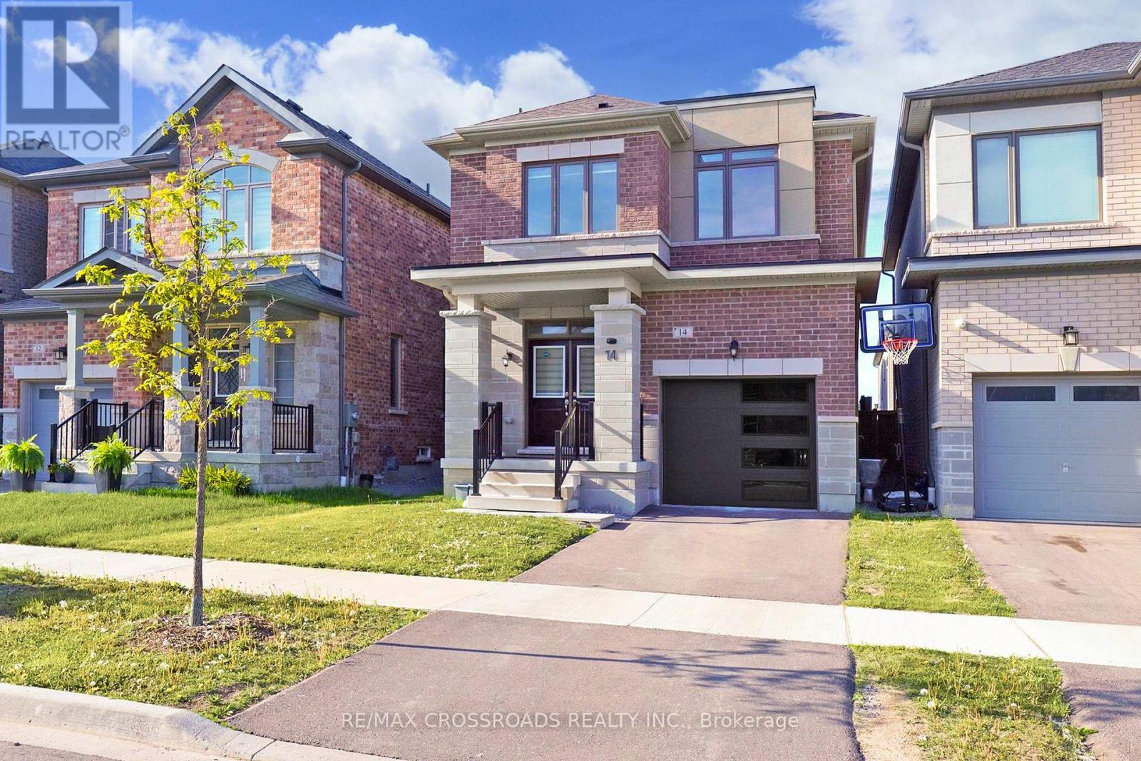 14 OGSTON CRESCENT, Whitby, Ontario