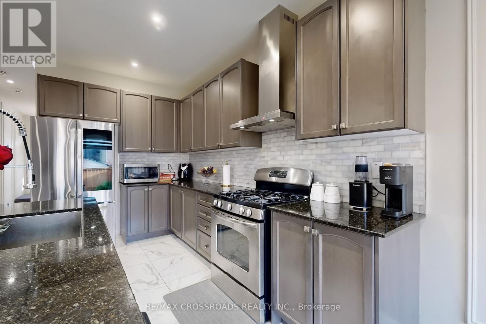 14 Ogston Crescent, Whitby, Ontario  L1P 0G9 - Photo 12 - E12172624