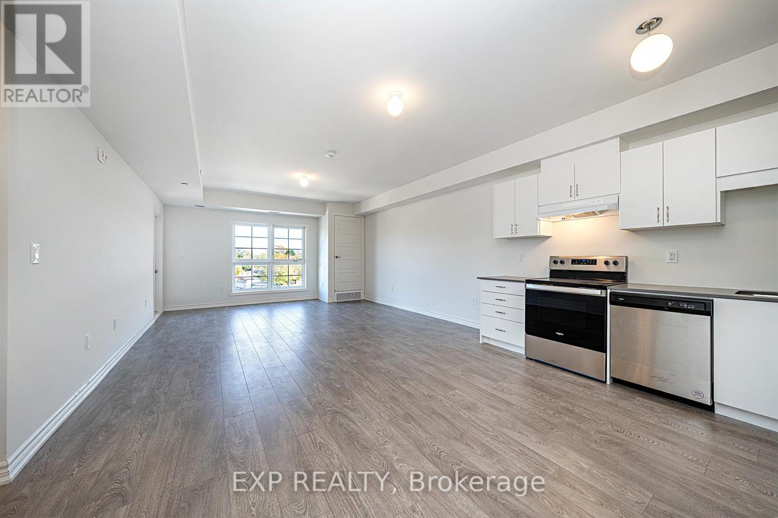 407 - 110 Grew Boulevard, Georgina, Ontario  L0E 1L0 - Photo 12 - N12172537