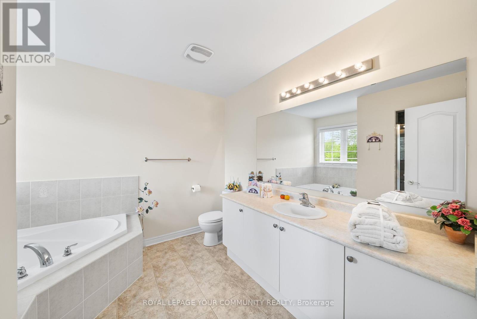 108 Headwater Crescent, Richmond Hill, Ontario  L4E 0T2 - Photo 31 - N12172545
