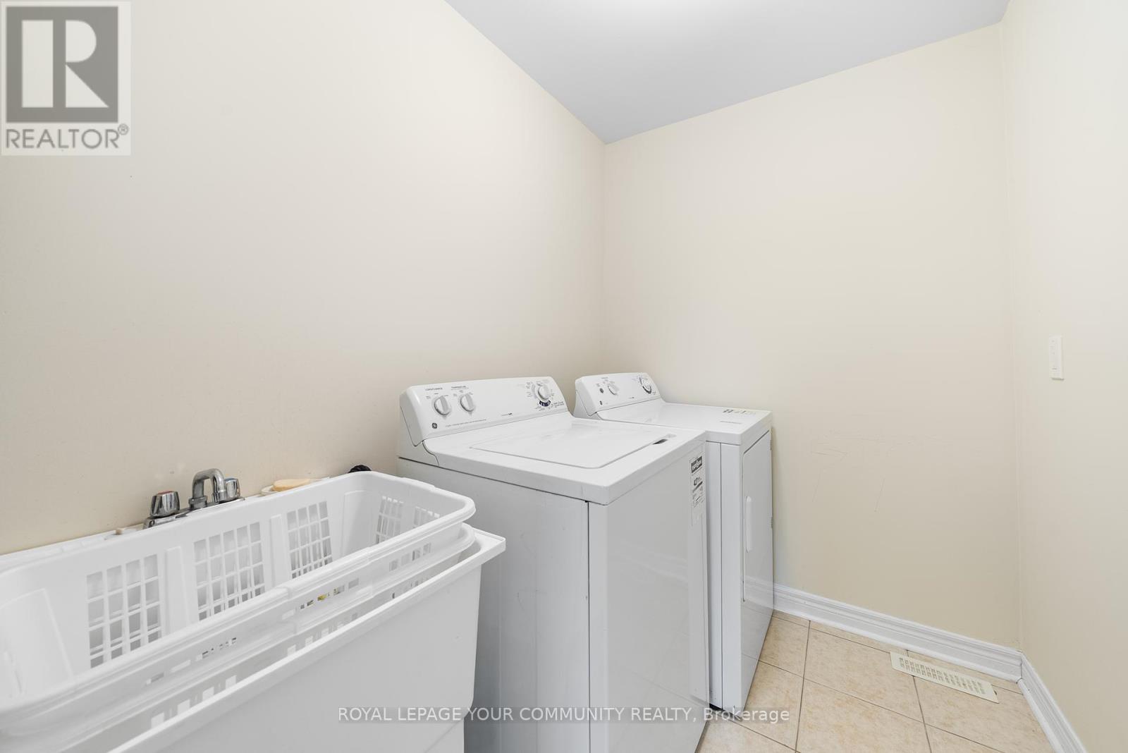 108 Headwater Crescent, Richmond Hill, Ontario  L4E 0T2 - Photo 34 - N12172545
