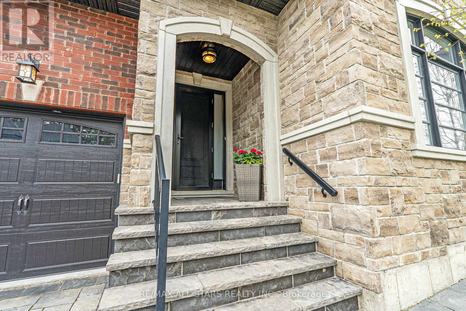 Property at 7 OS JAMES HUNT COURT image 3