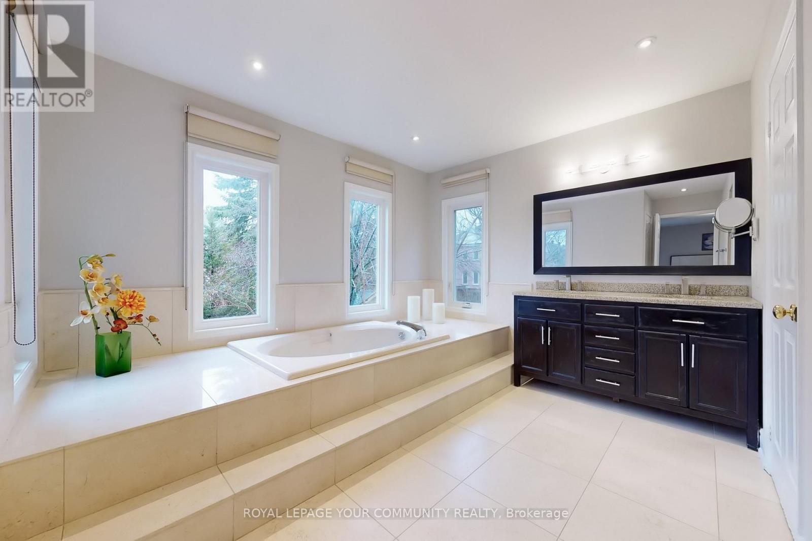 73 Highgrove Crescent, Richmond Hill, Ontario  L4C 7W7 - Photo 27 - N12172699