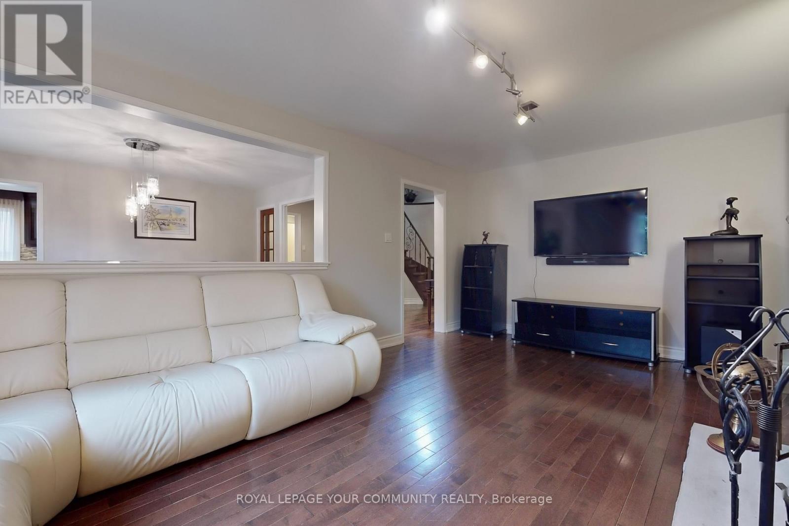 73 Highgrove Crescent, Richmond Hill, Ontario  L4C 7W7 - Photo 8 - N12172699
