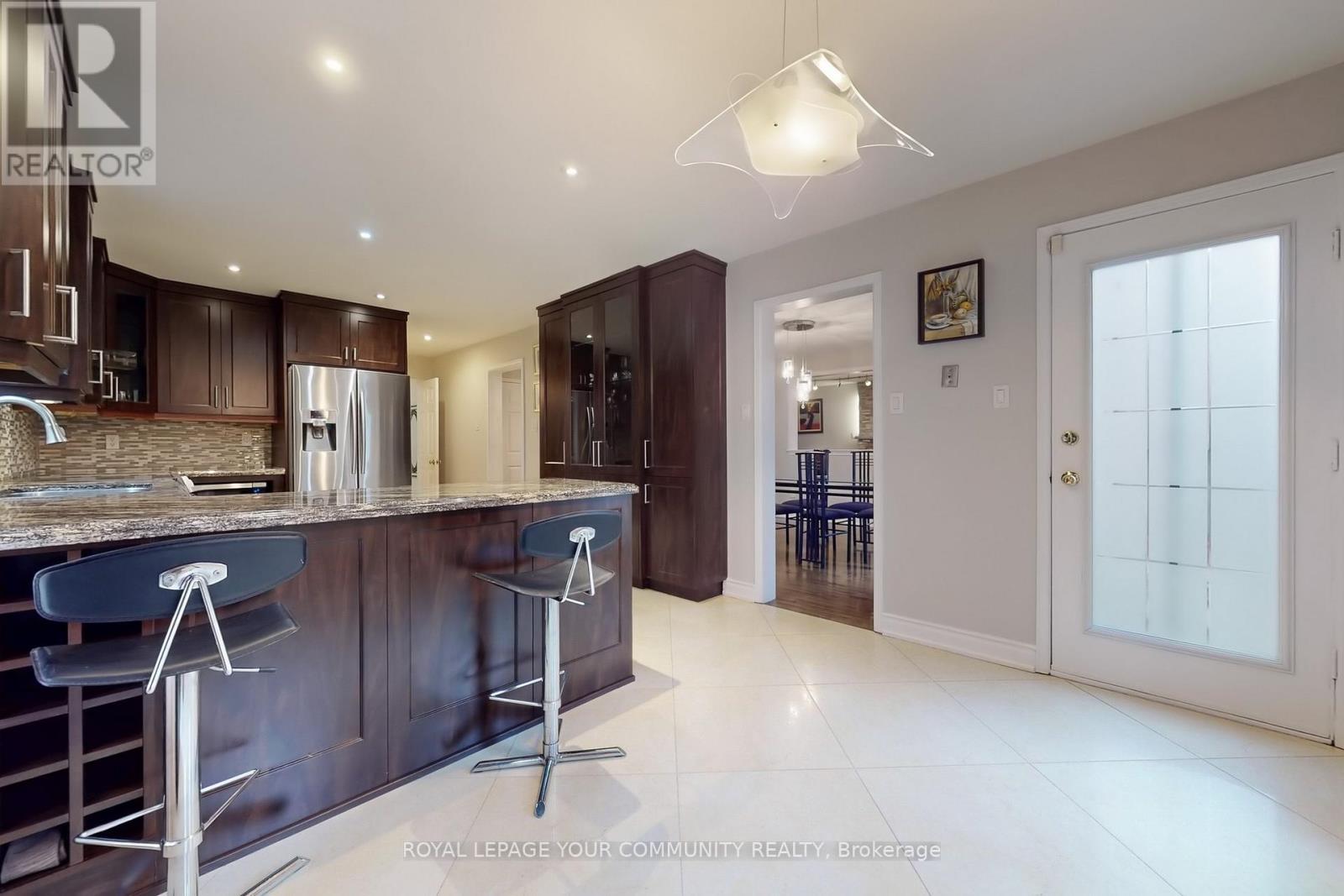 73 Highgrove Crescent, Richmond Hill (Mill Pond), Ontario  L4C 7W7 - Photo 9 - N12172699