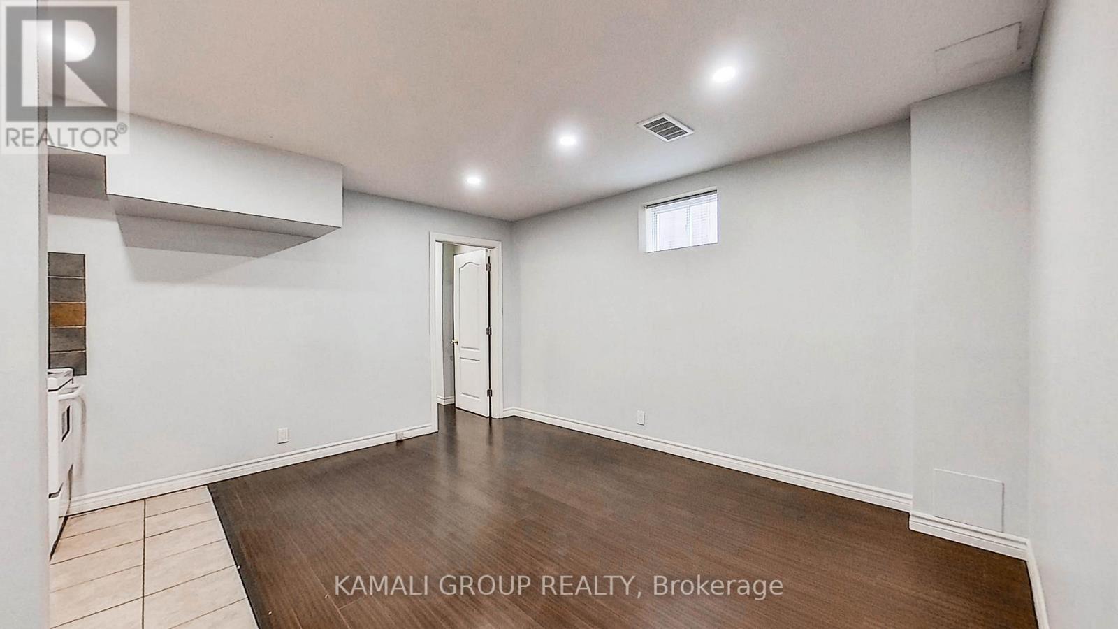 Bsmt #2 - 156 Townsgate Drive, Vaughan, Ontario  L4J 8J5 - Photo 4 - N12172708