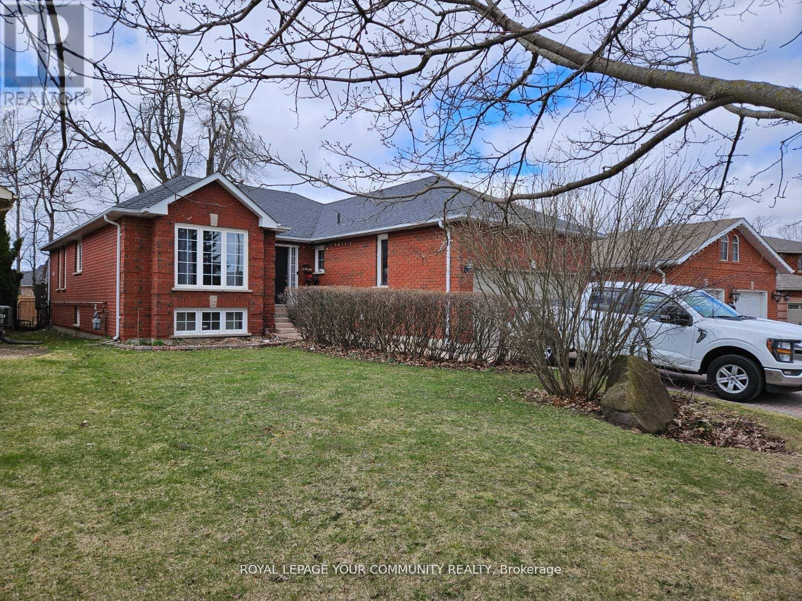 105 BROWN STREET, Barrie, Ontario