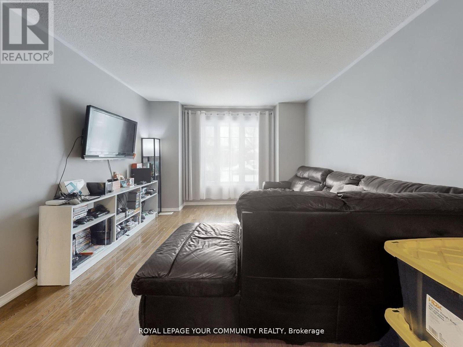 105 Brown Street, Barrie, Ontario  L4N 7V6 - Photo 5 - S12172525