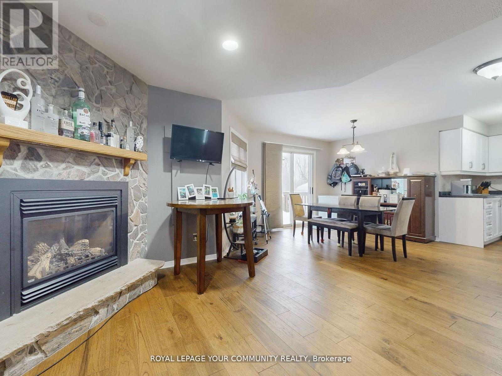 105 Brown Street, Barrie, Ontario  L4N 7V6 - Photo 8 - S12172525