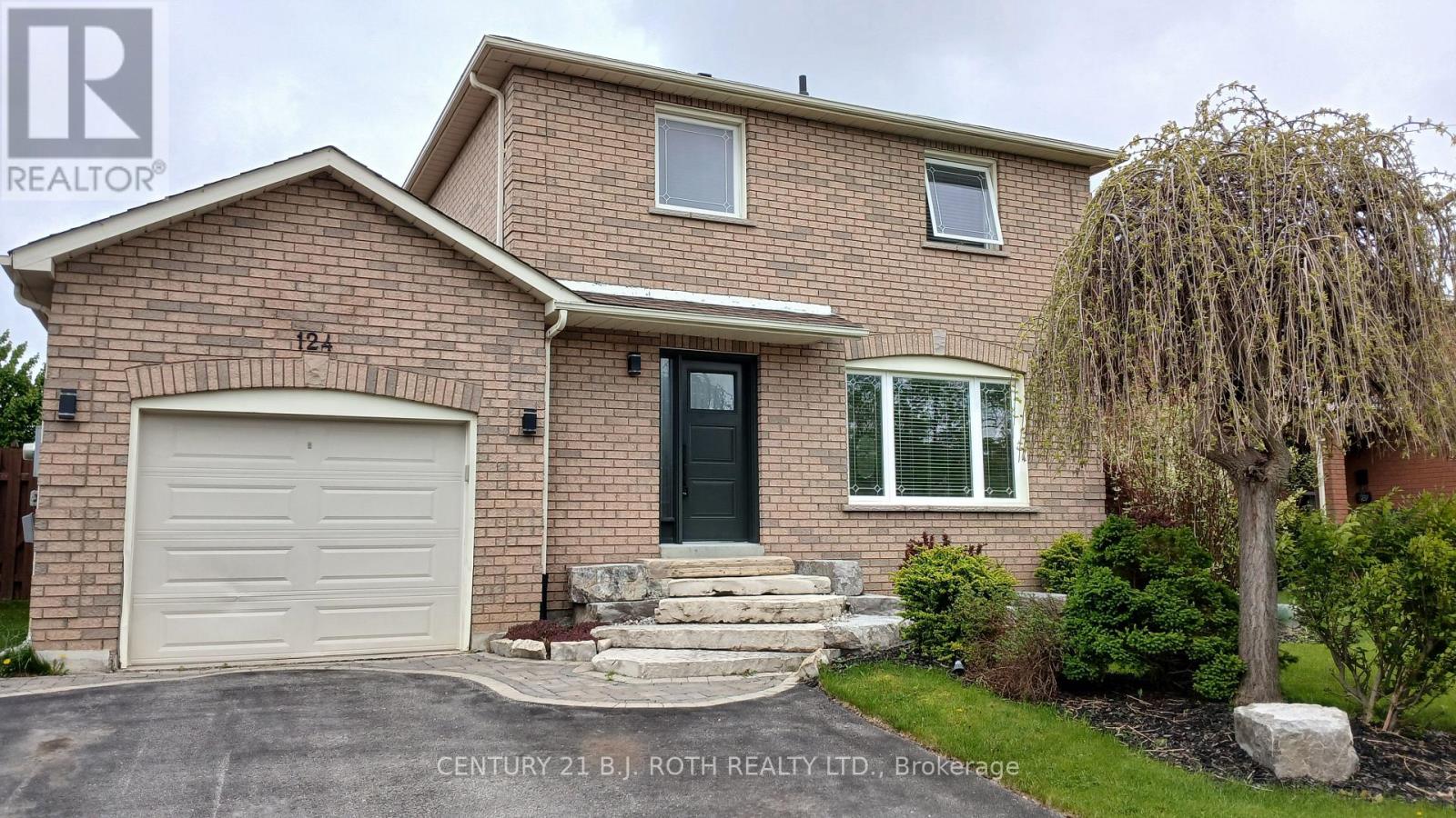124 BROWN STREET, Barrie, Ontario