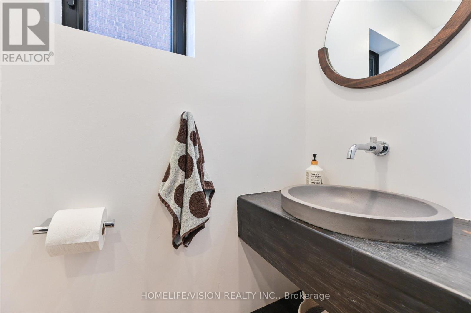 385 Belsize Drive, Toronto, Ontario  M4S 1N3 - Photo 17 - C12158558