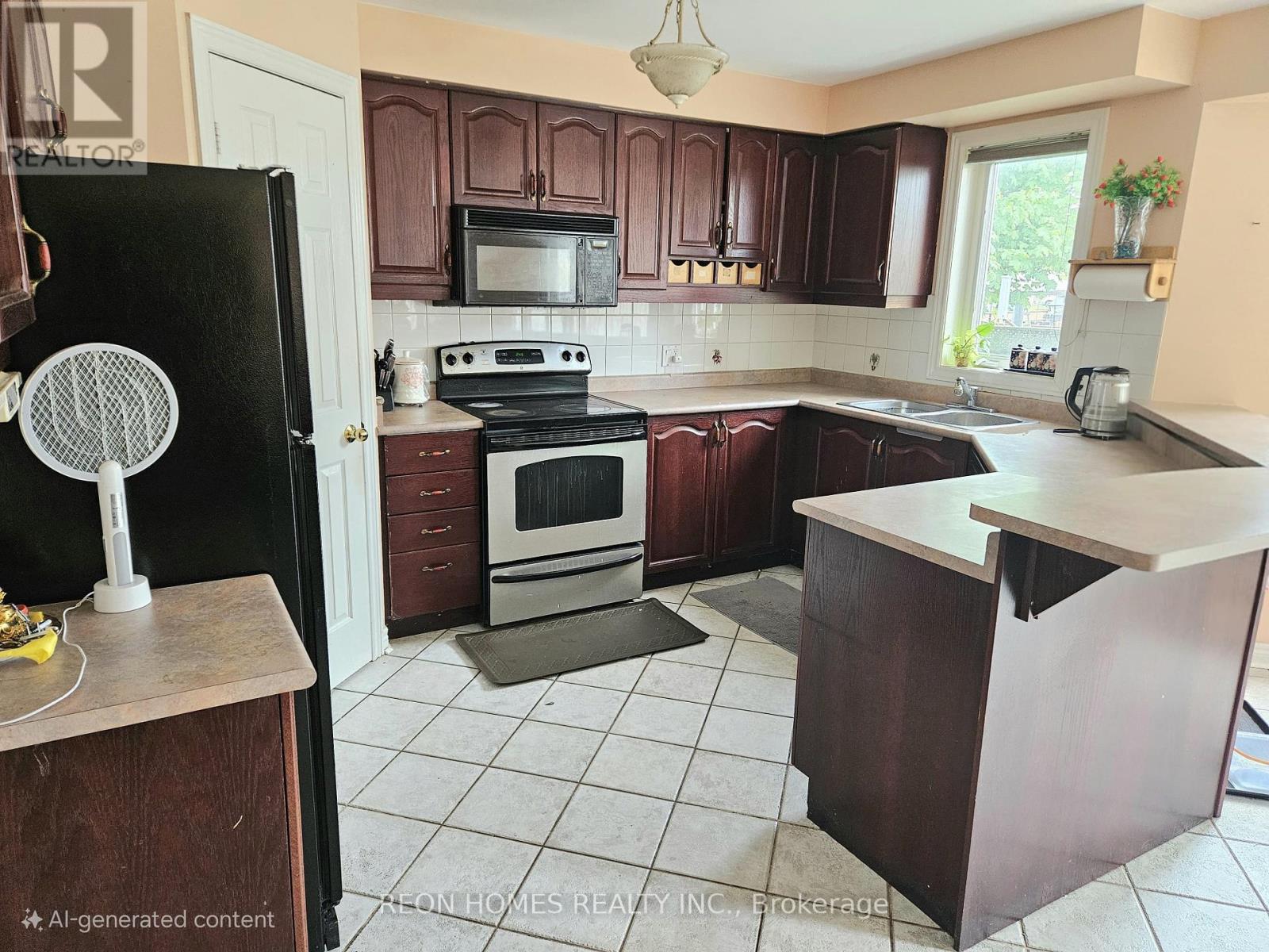 72 Niagara Drive, Oshawa, Ontario  L1G 8A5 - Photo 4 - E12169964