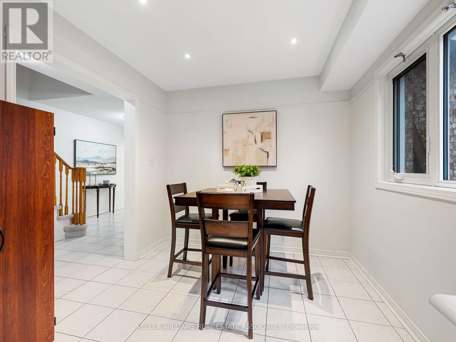 144 Genesee Drive, Oakville, Ontario  L6H 5Y9 - Photo 9 - W12170777