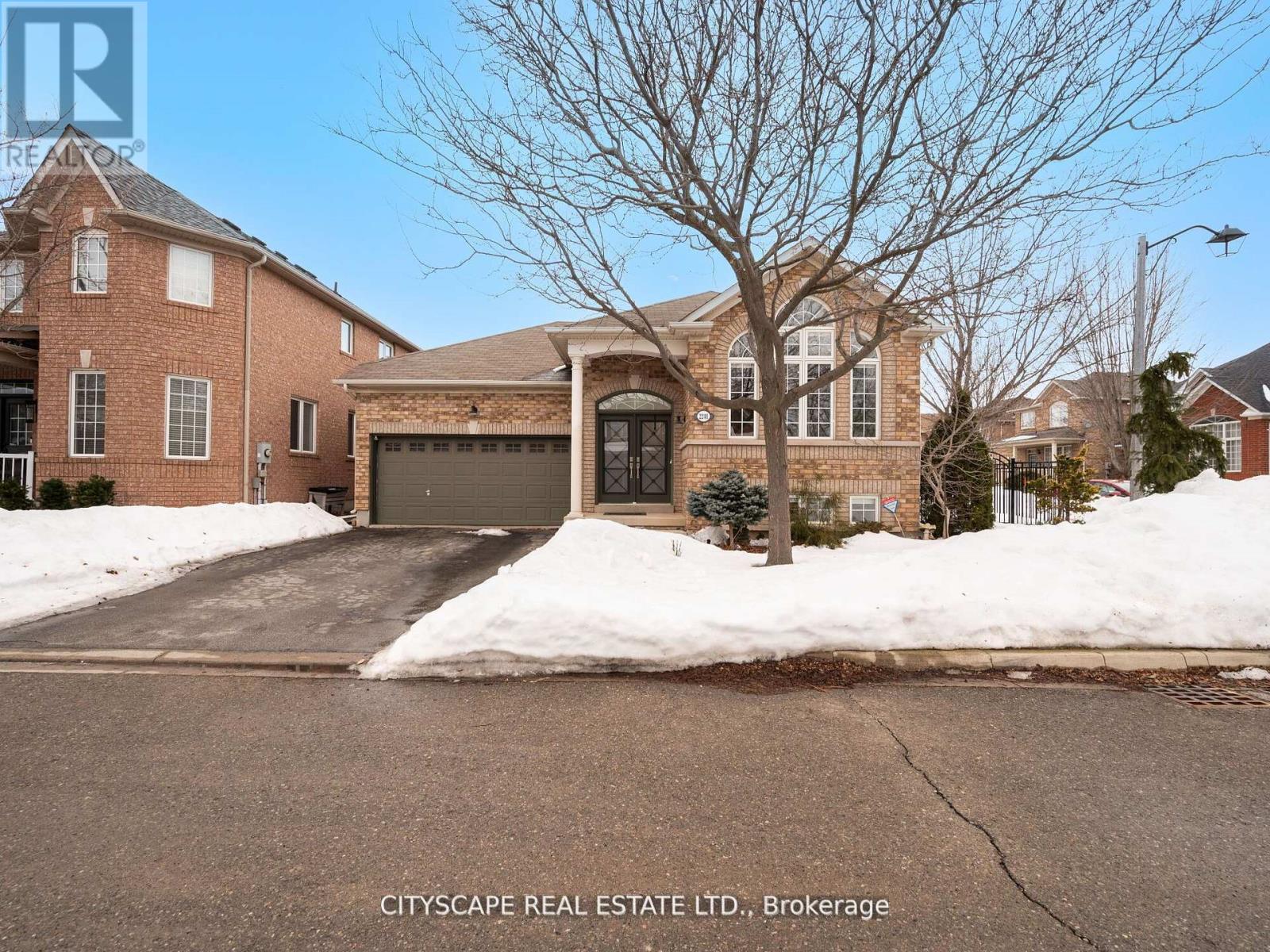 2241 Lyness Avenue S, Oakville, Ontario  L6M 5C2 - Photo 1 - W12172523