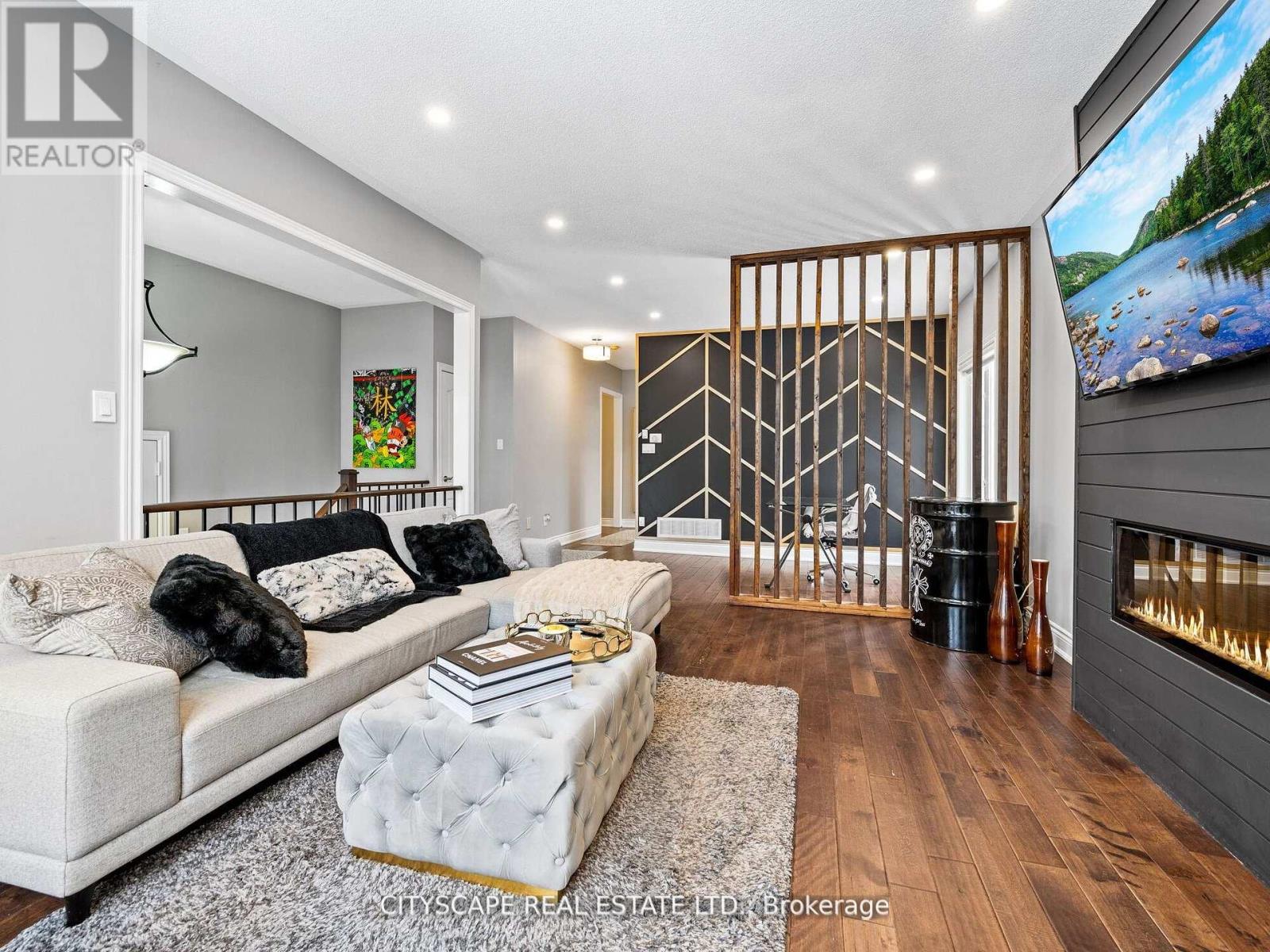 2241 Lyness Avenue S, Oakville, Ontario  L6M 5C2 - Photo 5 - W12172523
