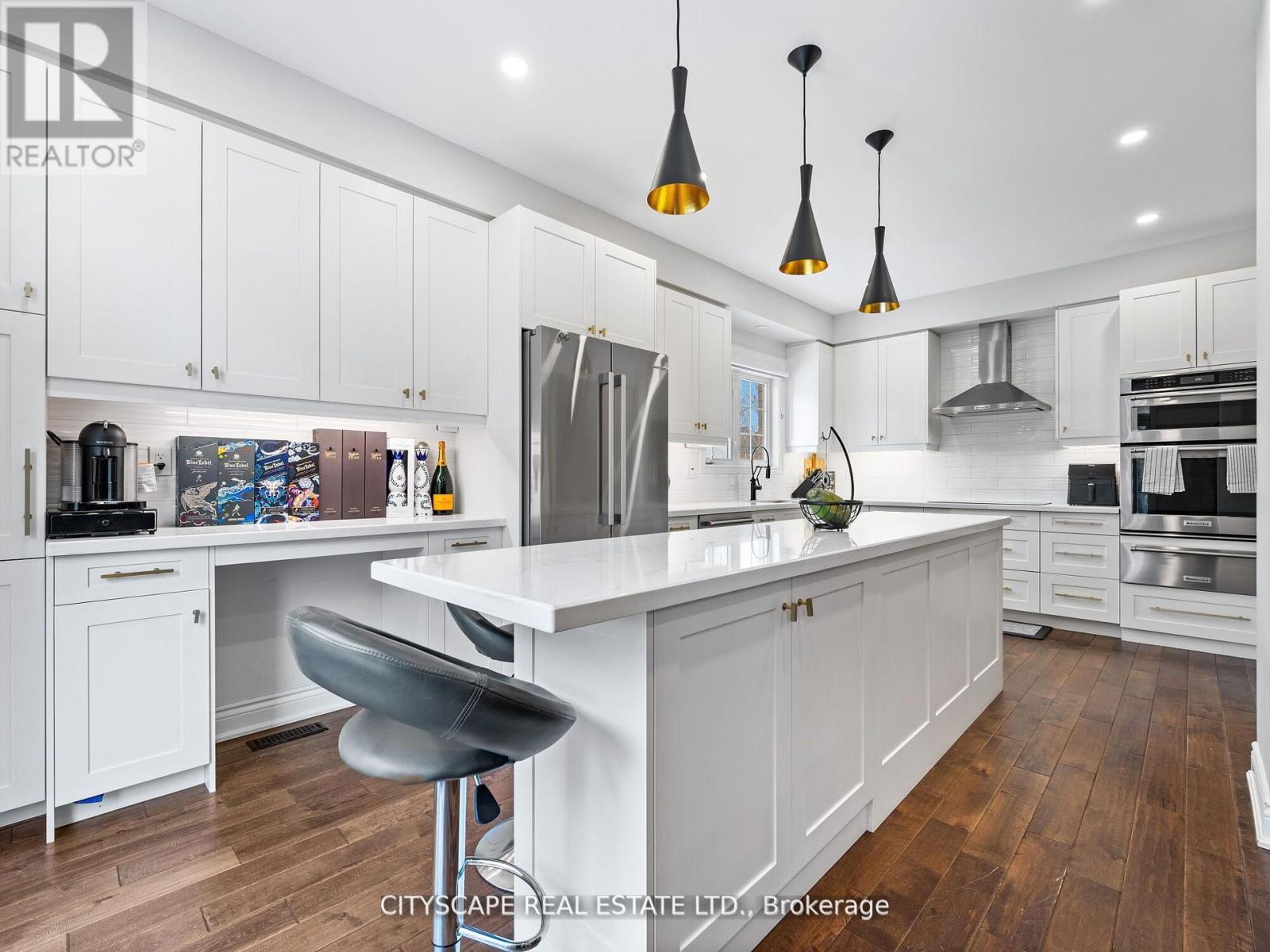 2241 Lyness Avenue S, Oakville, Ontario  L6M 5C2 - Photo 7 - W12172523
