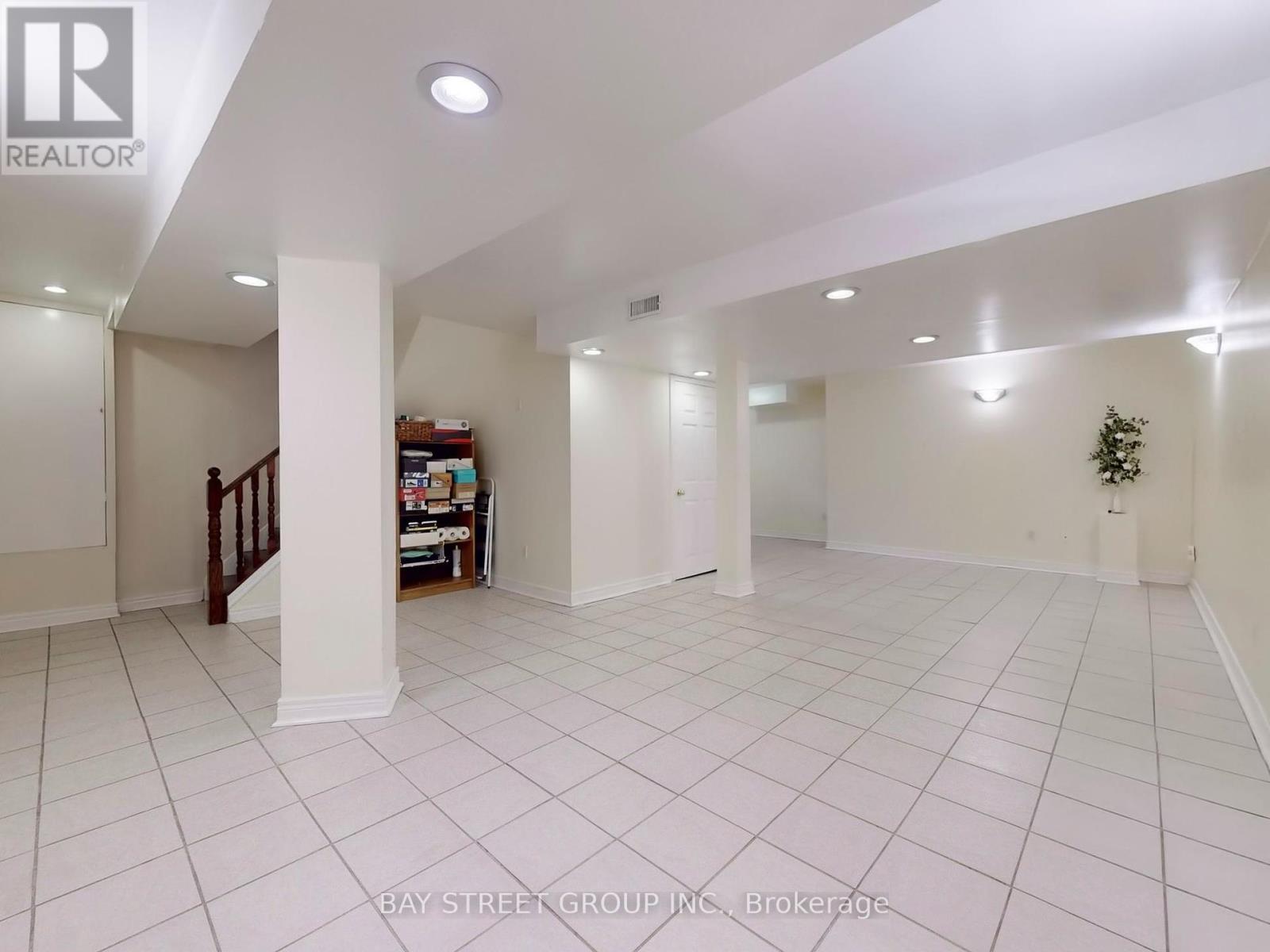 5796 Sidmouth Street, Mississauga, Ontario  L5V 2K3 - Photo 20 - W12172538