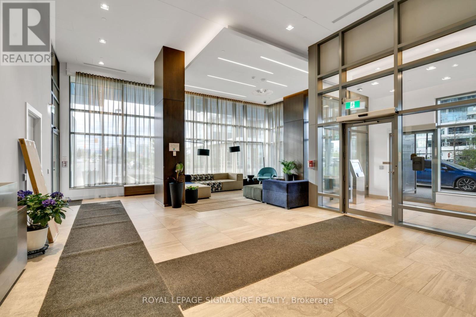 610 - 2560 Eglinton Avenue W, Mississauga, Ontario  L5M 0Y3 - Photo 2 - W12172689