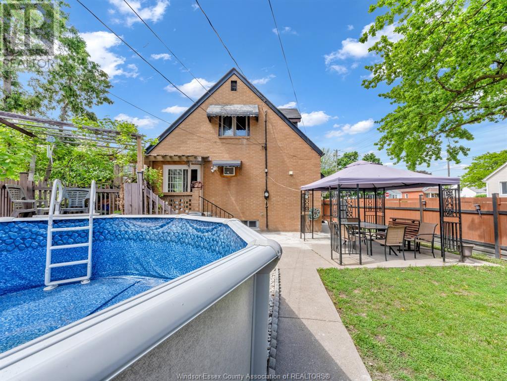 393 Logan Avenue, Windsor, Ontario  N8X 2V1 - Photo 12 - 25013020