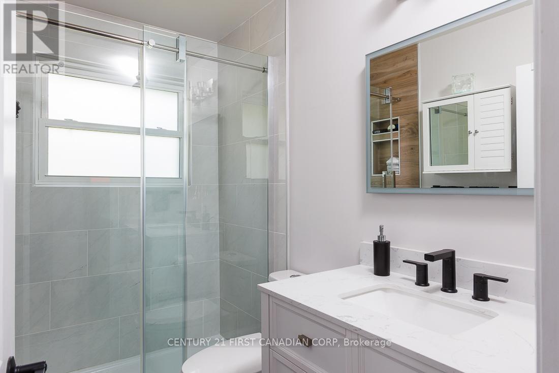 82 Queenston Crescent, London East (East O), Ontario  N5W 1N6 - Photo 11 - X12172783