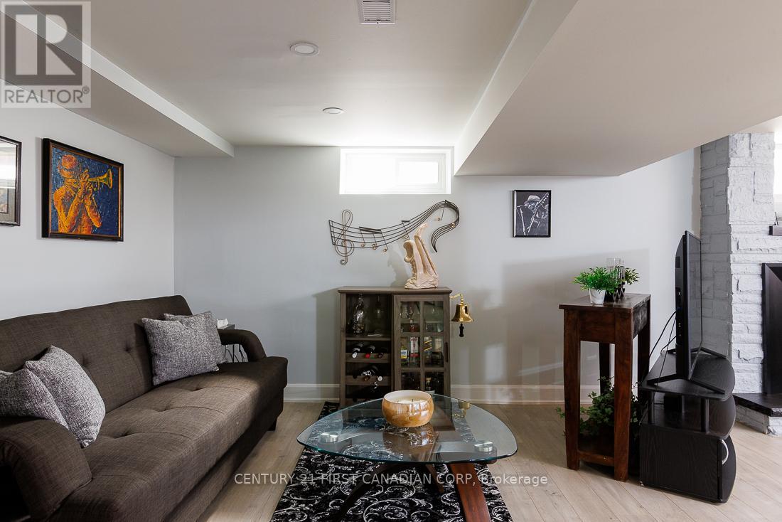 82 Queenston Crescent, London East (East O), Ontario  N5W 1N6 - Photo 17 - X12172783