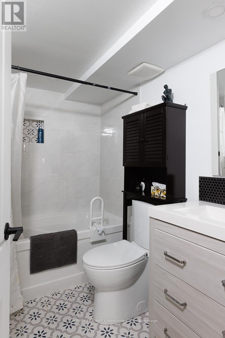 82 Queenston Crescent, London East (East O), Ontario  N5W 1N6 - Photo 20 - X12172783