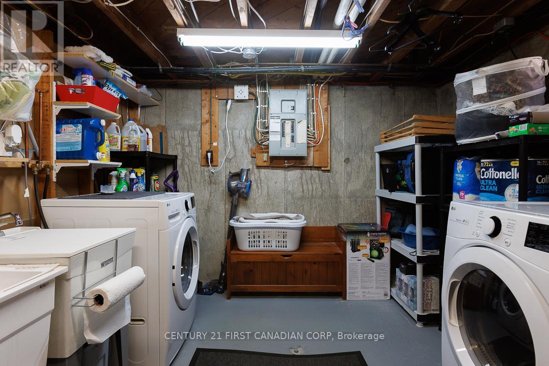 82 Queenston Crescent, London East (East O), Ontario  N5W 1N6 - Photo 21 - X12172783