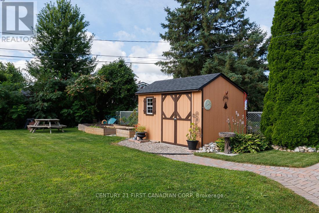 82 Queenston Crescent, London East (East O), Ontario  N5W 1N6 - Photo 23 - X12172783