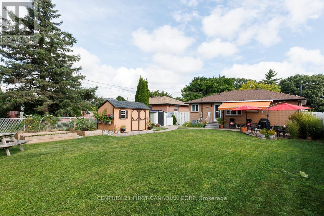 82 Queenston Crescent, London East (East O), Ontario  N5W 1N6 - Photo 24 - X12172783