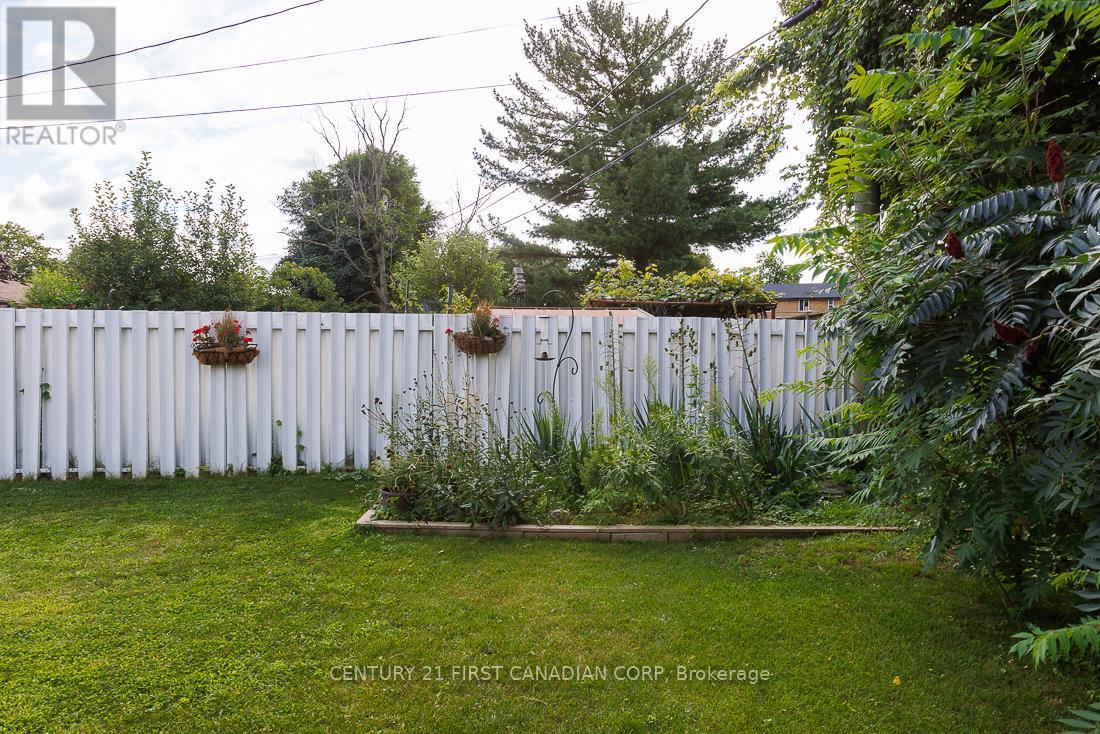 82 Queenston Crescent, London East (East O), Ontario  N5W 1N6 - Photo 25 - X12172783