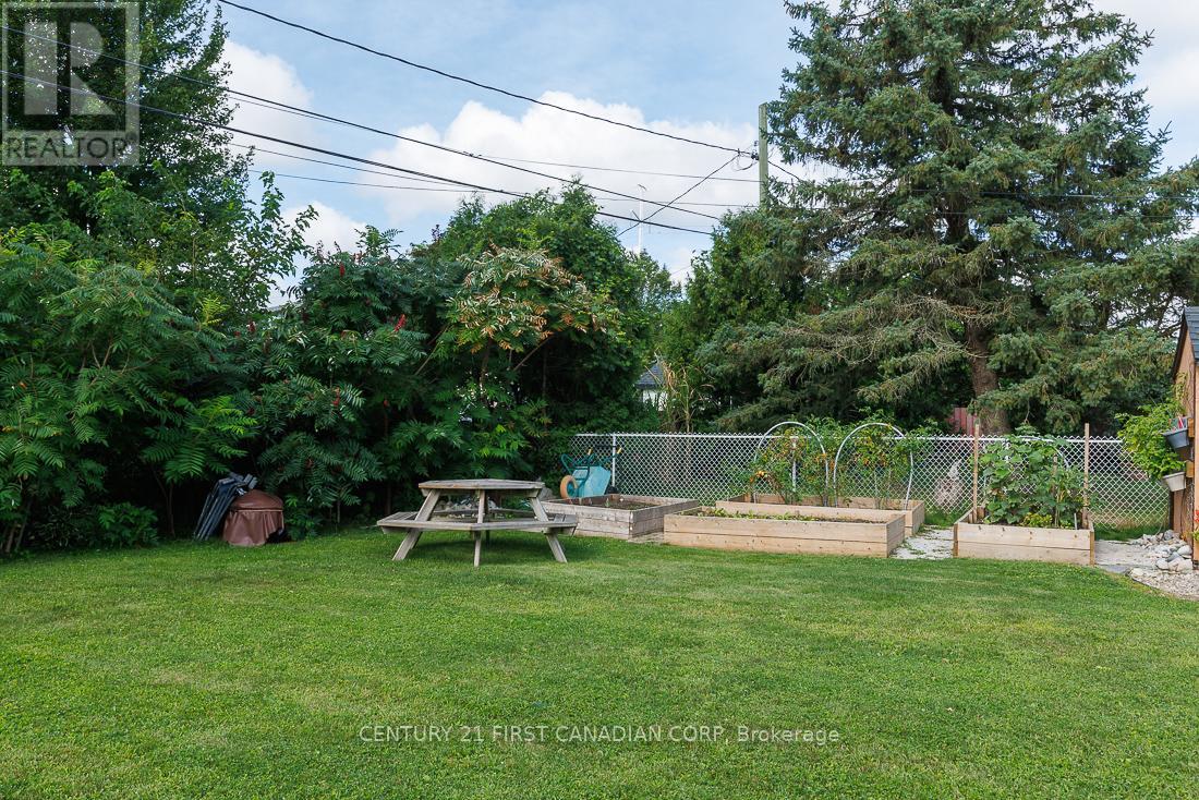 82 Queenston Crescent, London East (East O), Ontario  N5W 1N6 - Photo 26 - X12172783