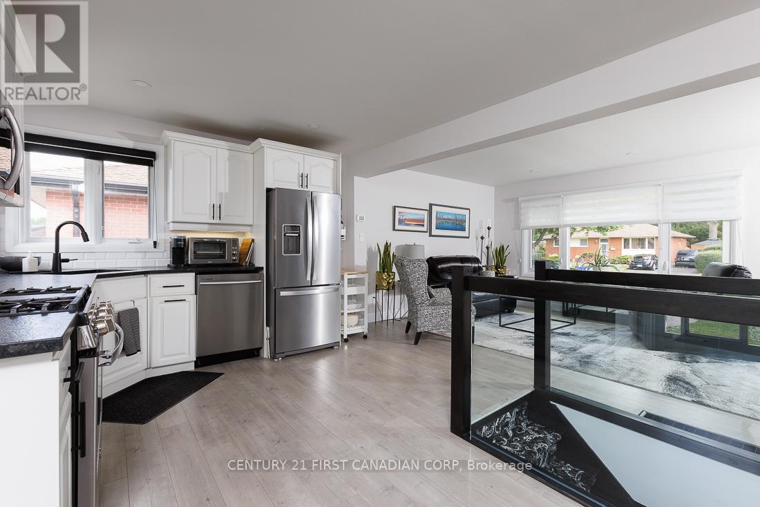 82 Queenston Crescent, London East (East O), Ontario  N5W 1N6 - Photo 6 - X12172783