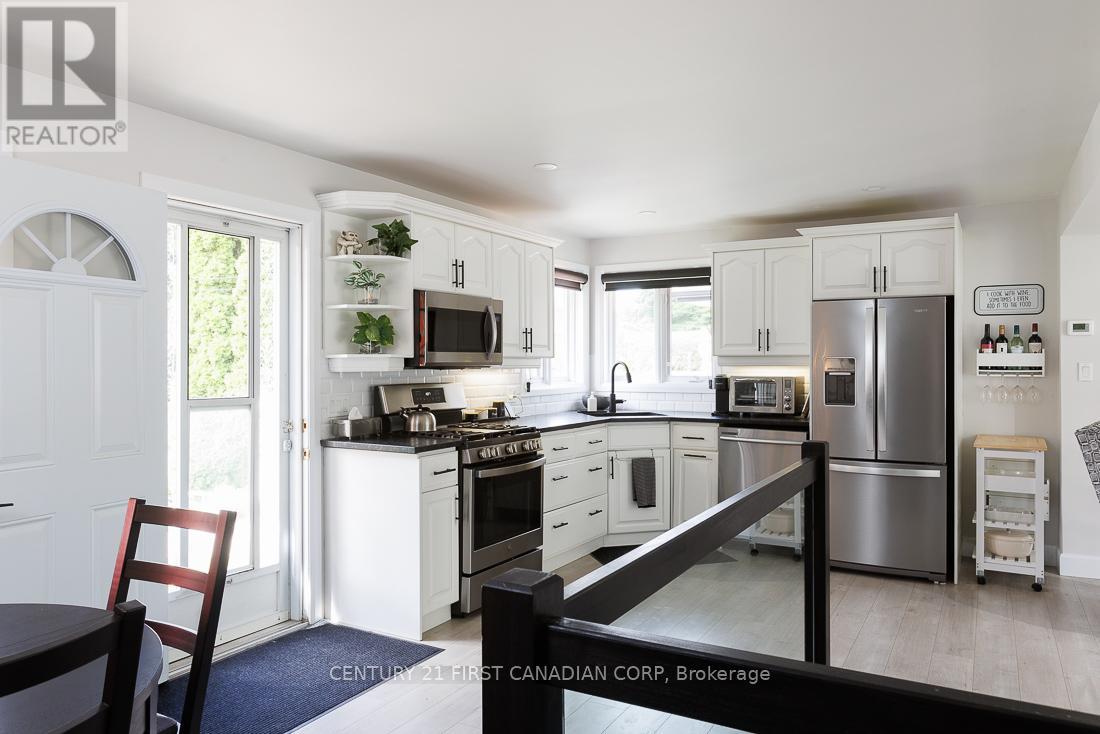82 Queenston Crescent, London East (East O), Ontario  N5W 1N6 - Photo 7 - X12172783