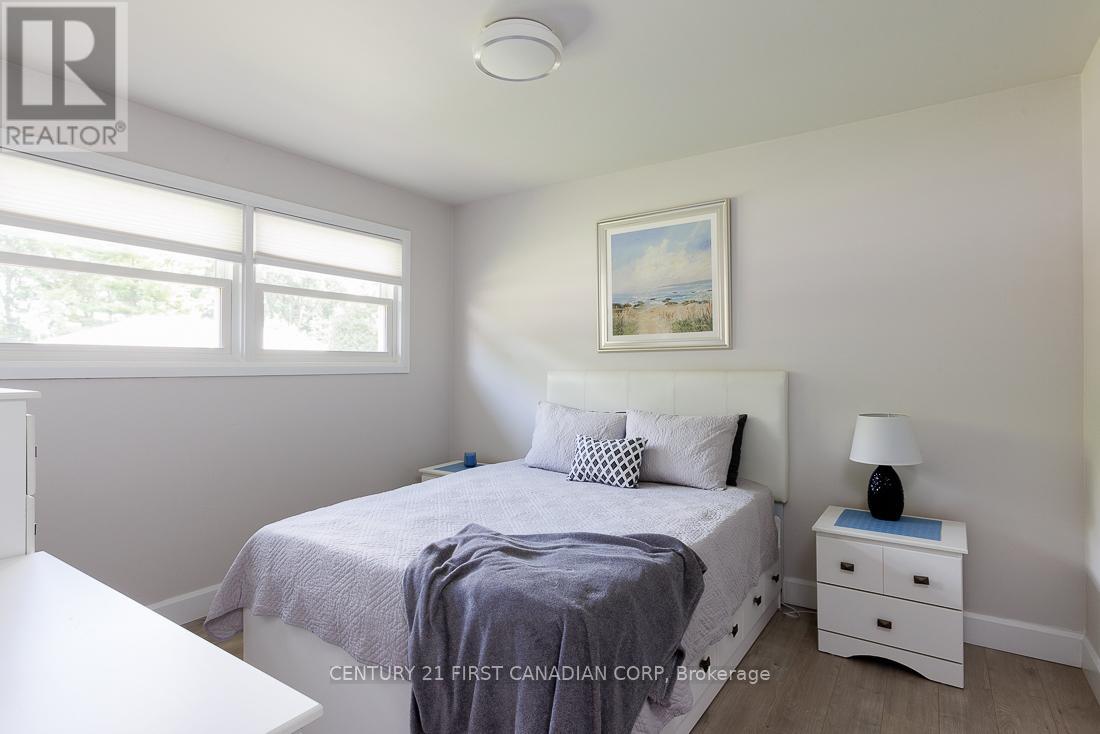 82 Queenston Crescent, London East (East O), Ontario  N5W 1N6 - Photo 9 - X12172783