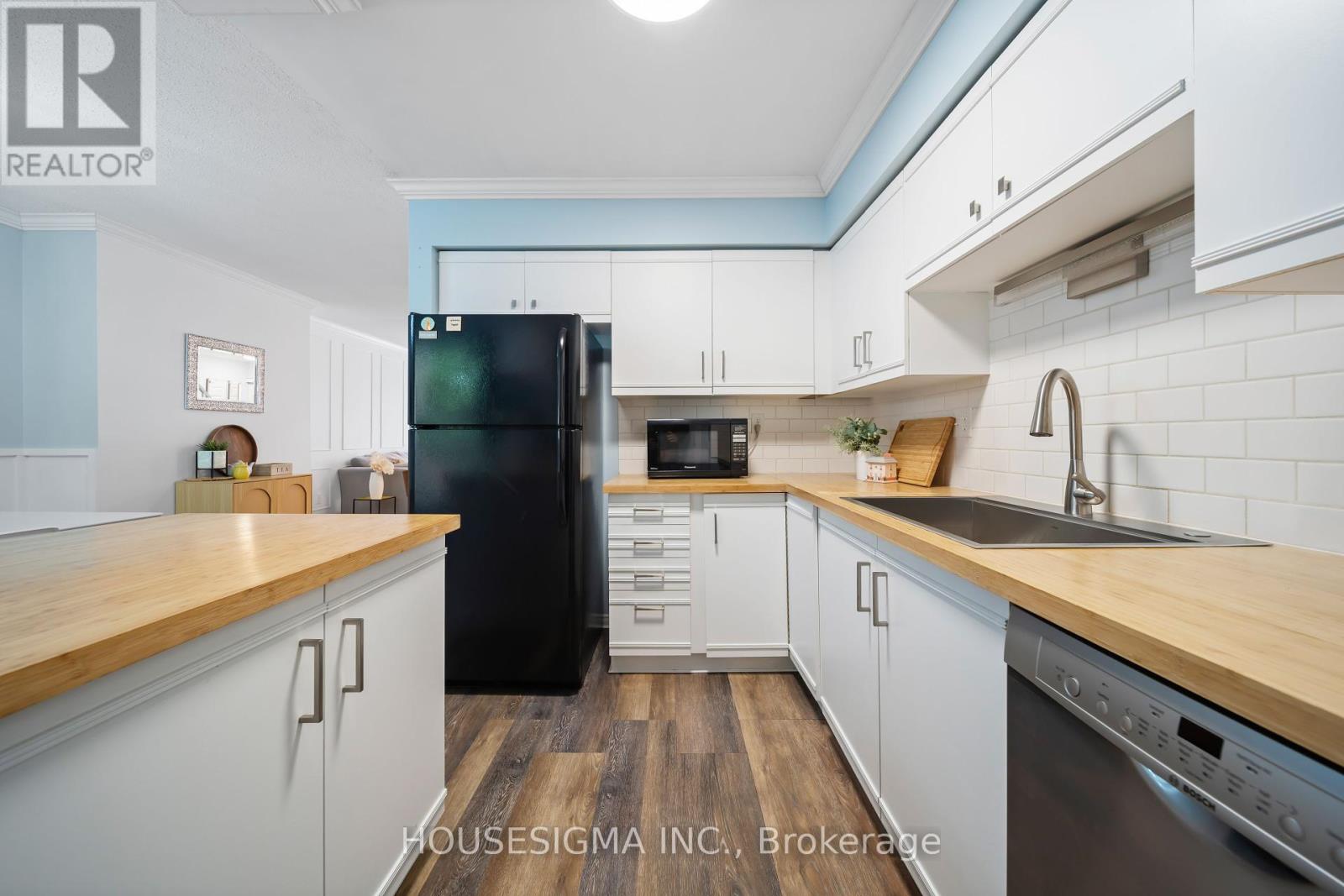 Photo 18 of 40 for 2 - 1290 Bentley Drive
