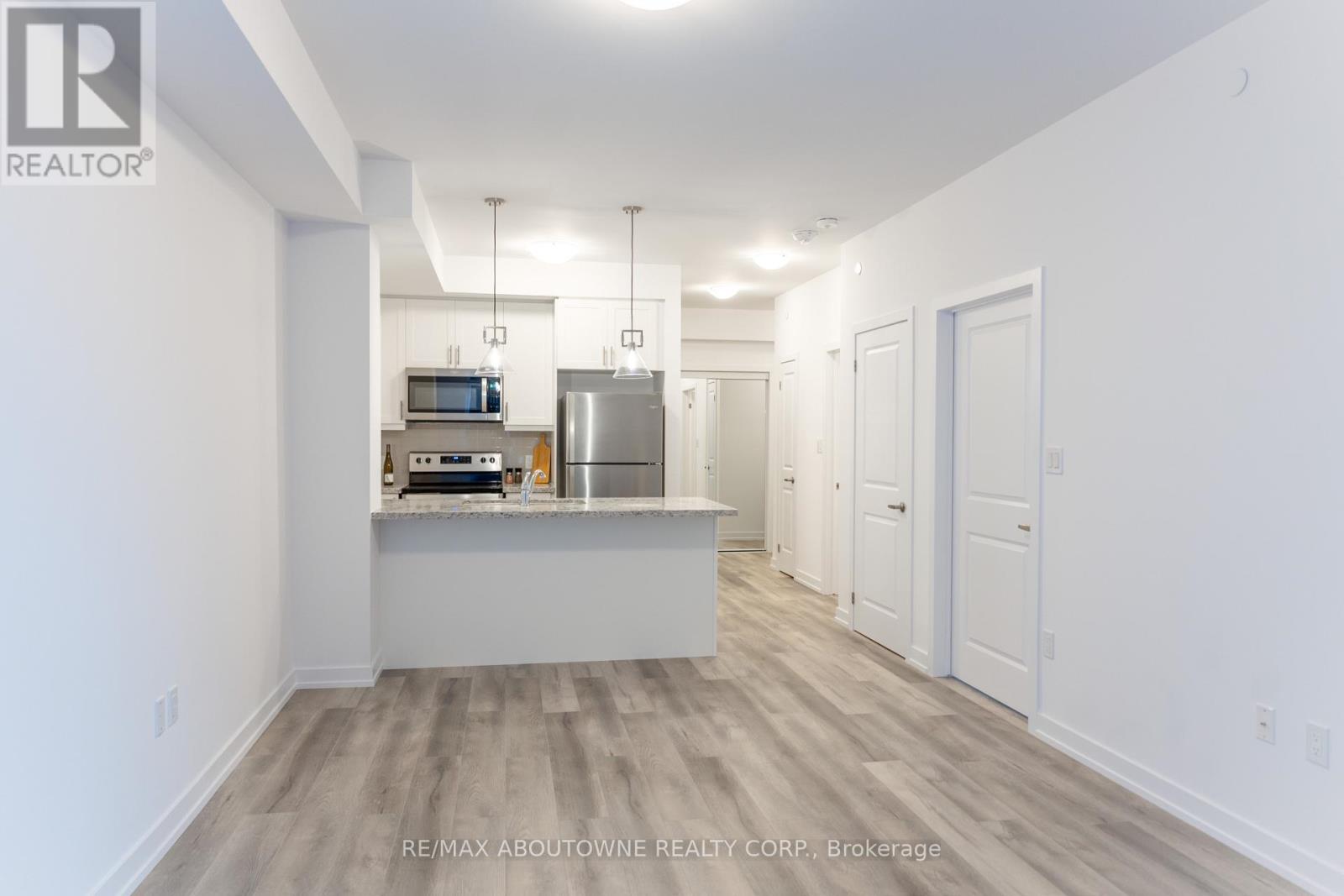 429 - 470 Dundas Street E, Hamilton, Ontario  L8B 2A6 - Photo 1 - X12172514