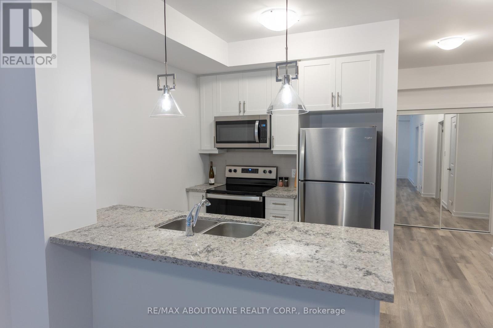 429 - 470 Dundas Street E, Hamilton, Ontario  L8B 2A6 - Photo 5 - X12172514