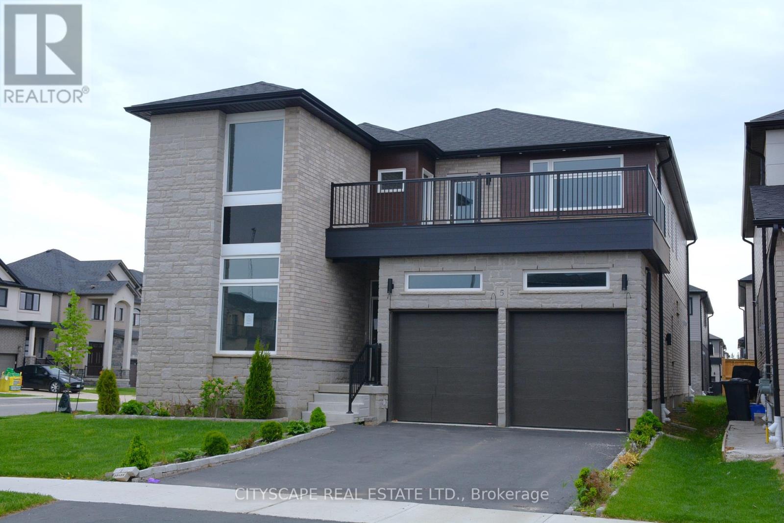 Property at 5 SASS CRESCENT image 1
