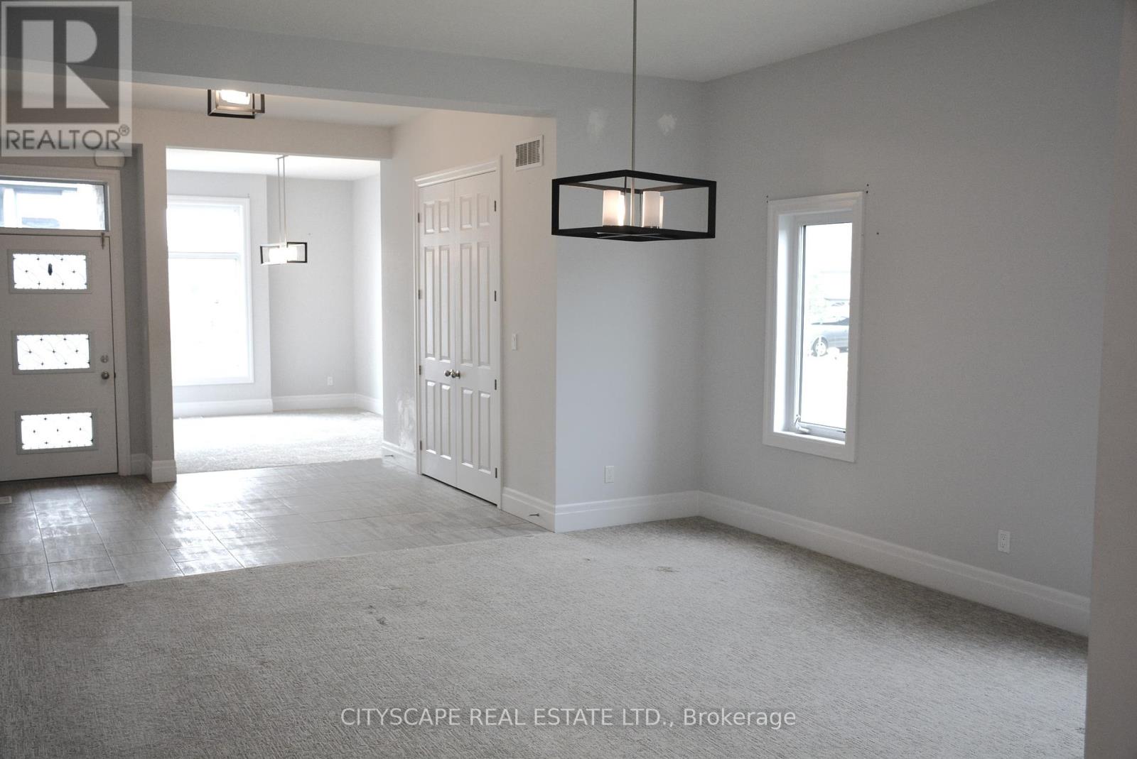5 Sass Crescent, Brant (Paris), Ontario  N3L 0J3 - Photo 9 - X12172526