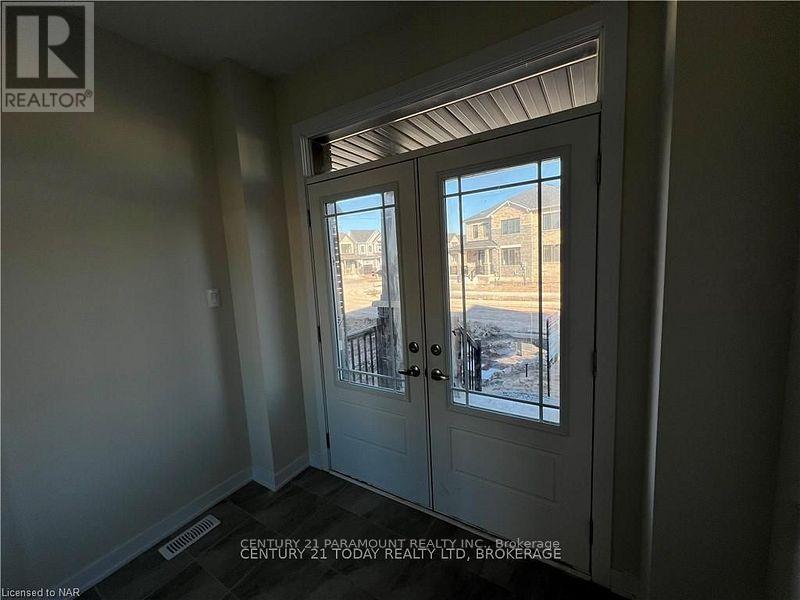 59 Rudder Road, Welland, Ontario  L3B 4E6 - Photo 3 - X12172547