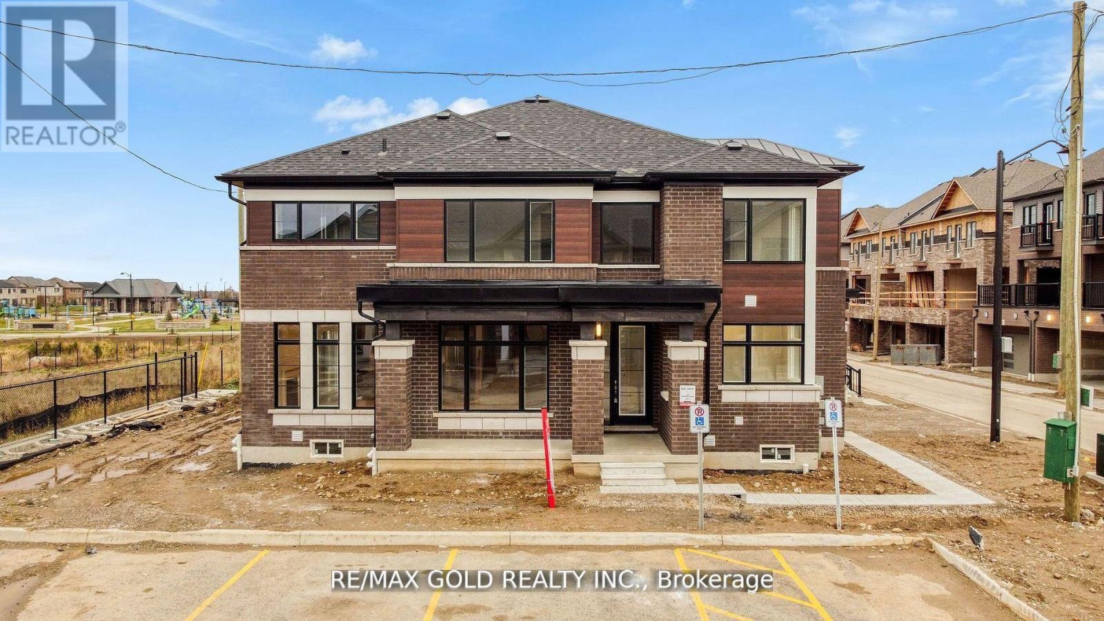 8 - 420 Newman Drive, Cambridge, Ontario  N1S 0E9 - Photo 2 - X12172667