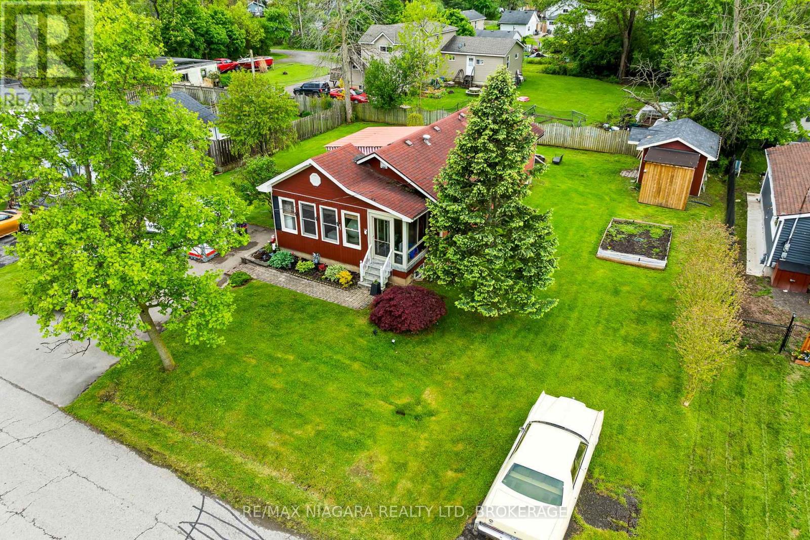 71 Joseph Street, Fort Erie, Ontario  L2A 5J6 - Photo 1 - X12172781