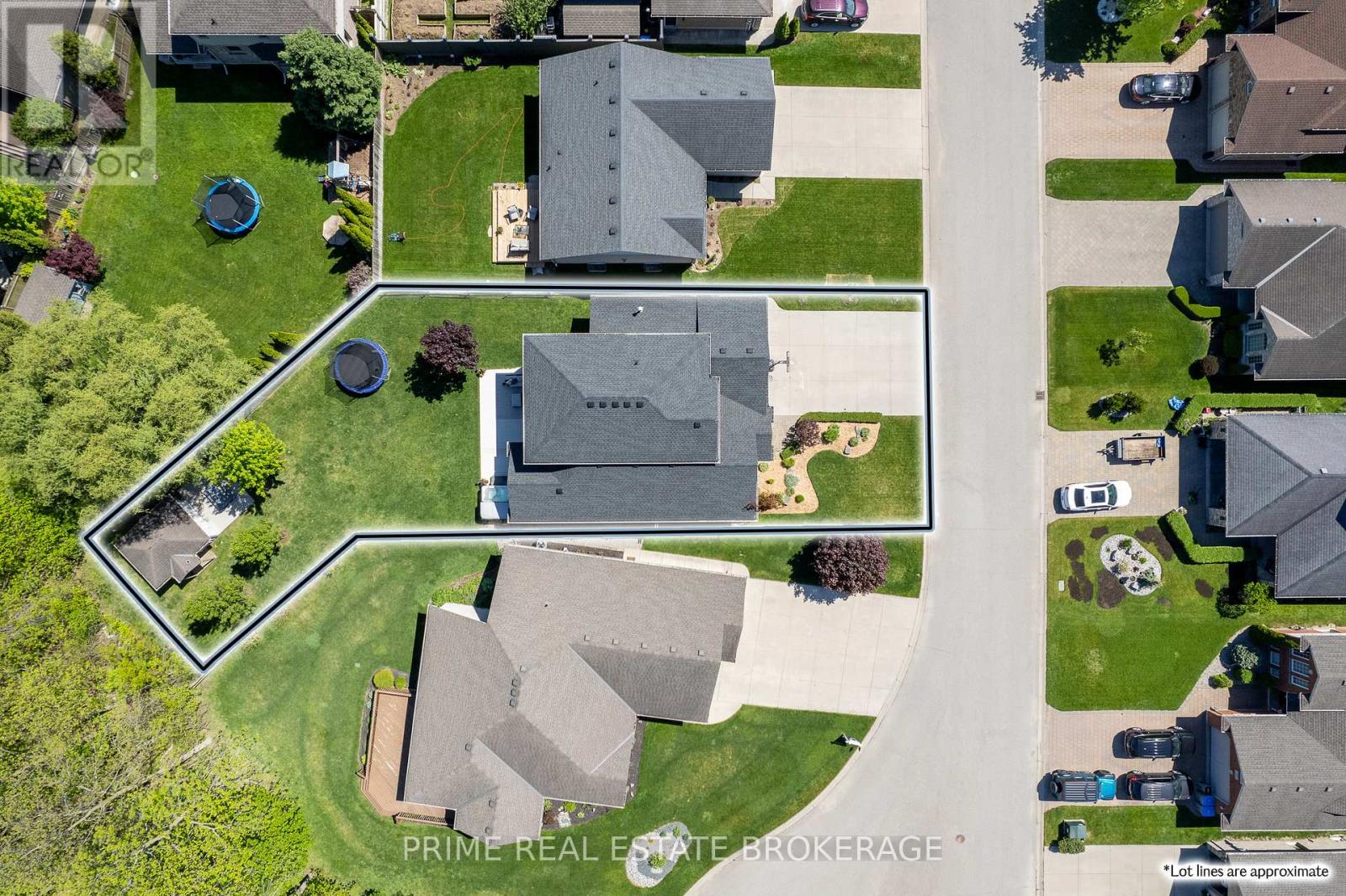 483 Petersen Avenue, Strathroy-Caradoc, Ontario  N7G 4L5 - Photo 4 - X12163187